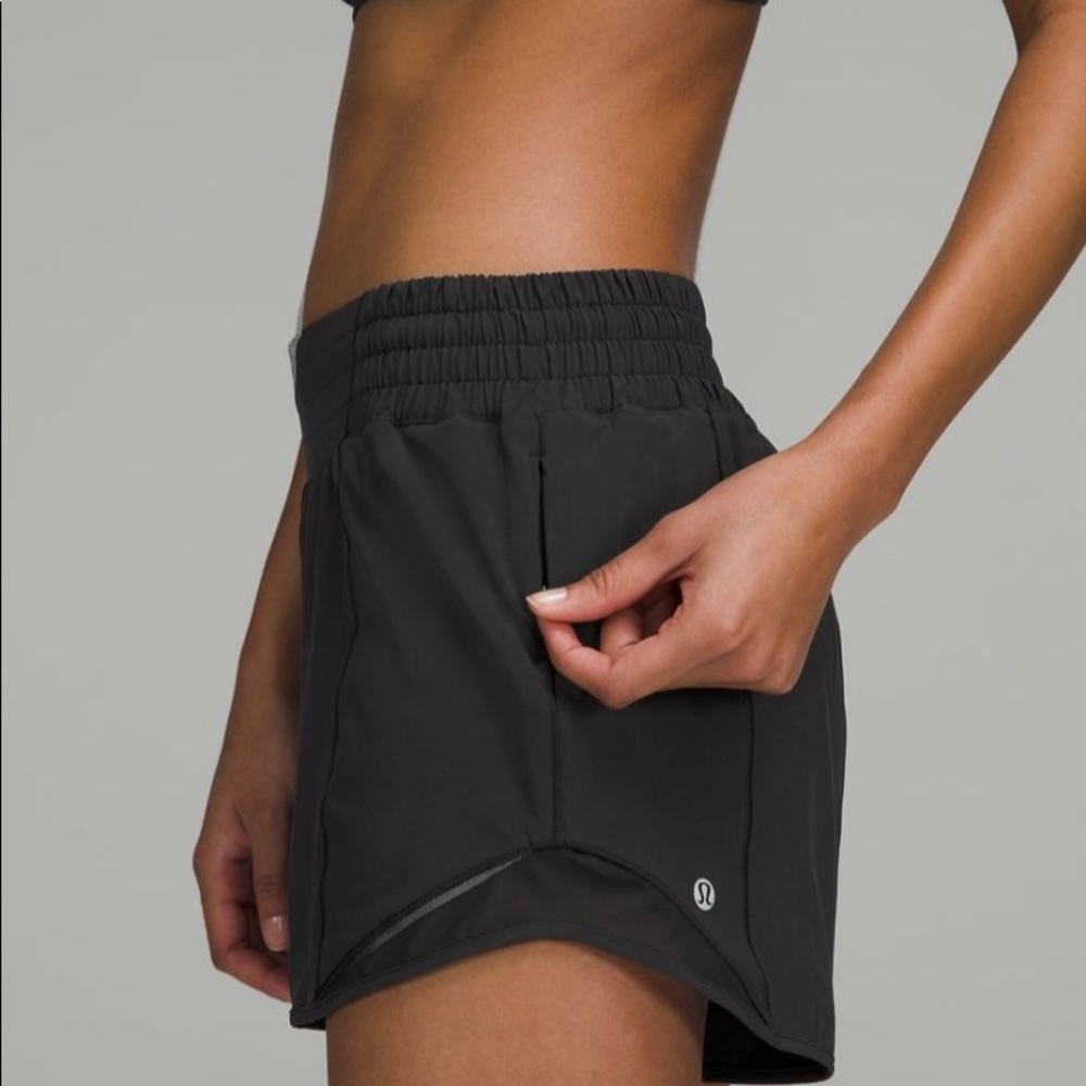 Lululemon Hotty Hot Short High-Rise 4”